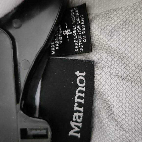 Small Marmot Rain Coat, Wind Breaker - Picture 4 of 5